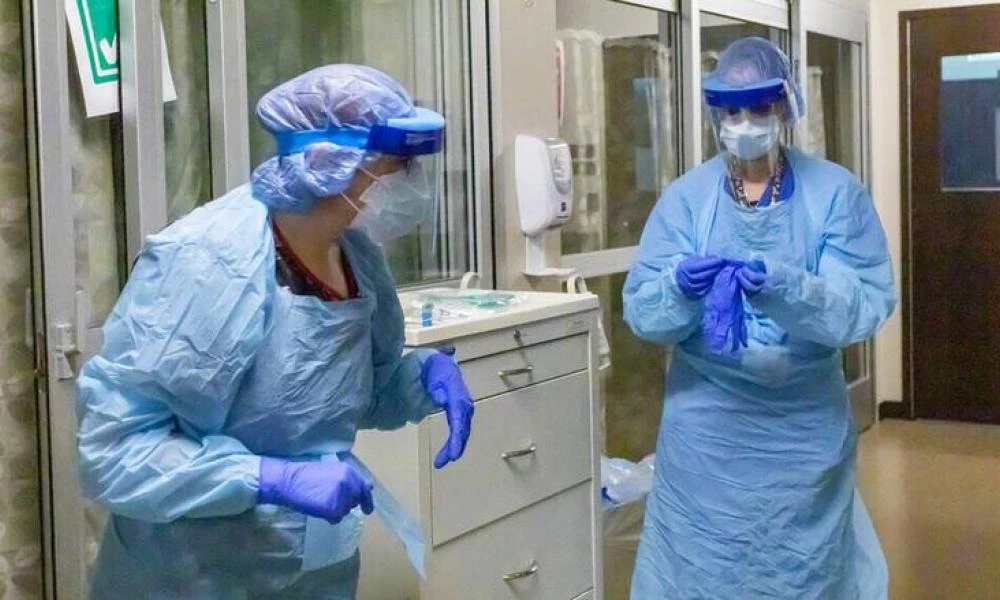 Κορονοϊός: 8.015 κρούσματα – 32 νεκροί - 231 διασωληνωμένοι